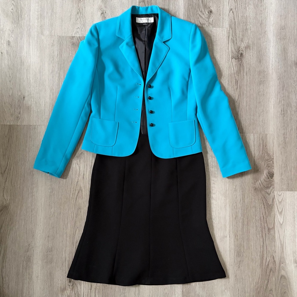 Tahari Arthur S Levine Turquoise Skirt Suit